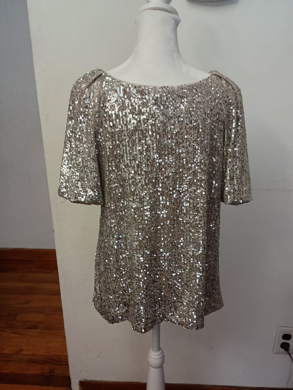 NWT Fancy Silver Sequin Puff-Sleeve Women’s Cable & Gauge Top Medium - Picture 5 of 13